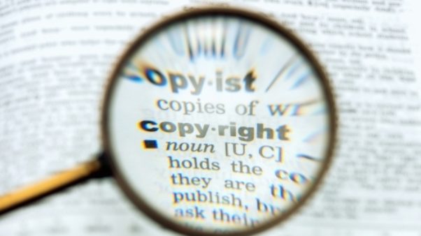 ΕΕ: Ανισότητες στη μεταβίβαση πνευματικών δικαιωμάτων και τις αμοιβές δημιουργών